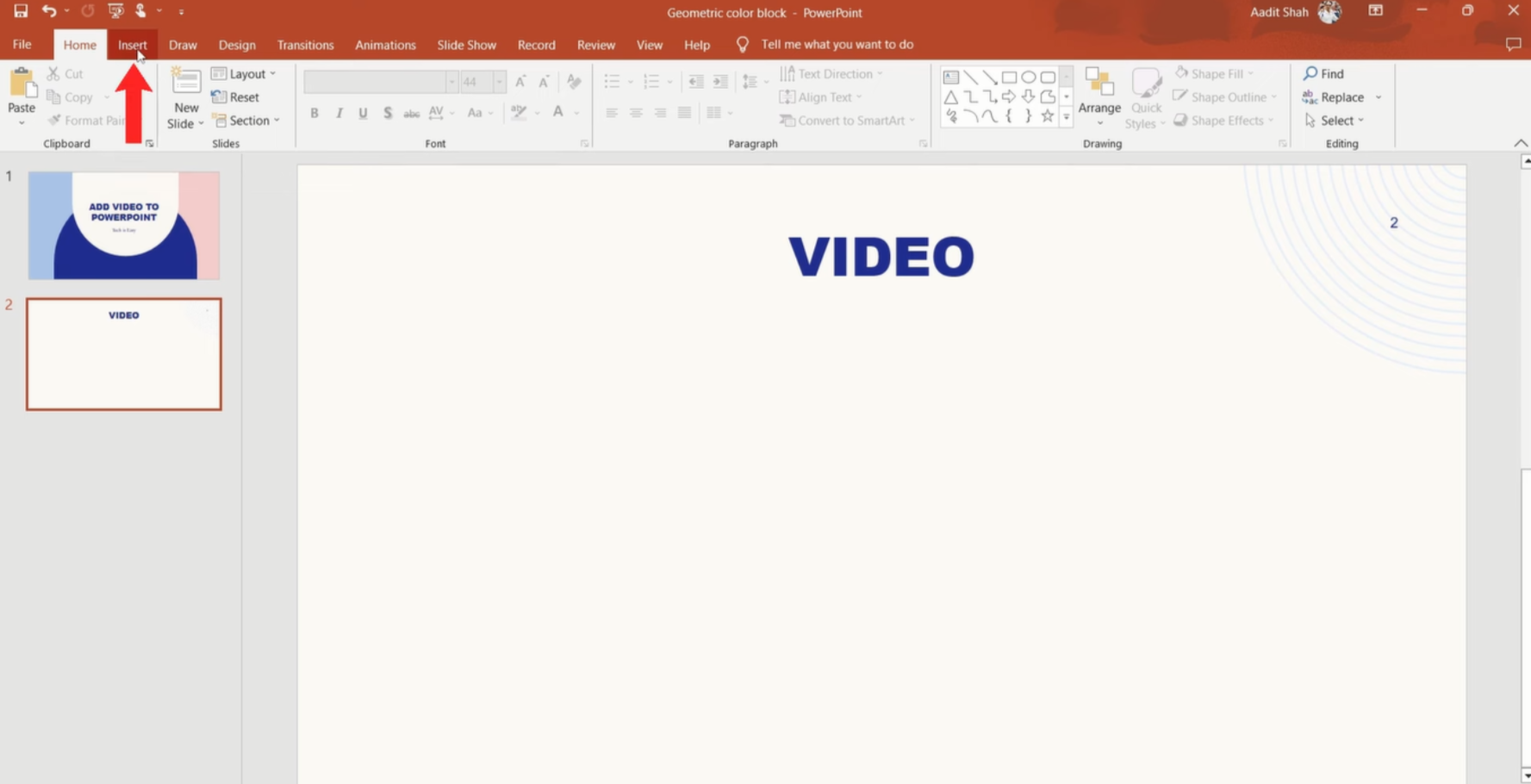 Pag-access sa tab na insert upang magdagdag ng video sa YouTube sa PowerPoint