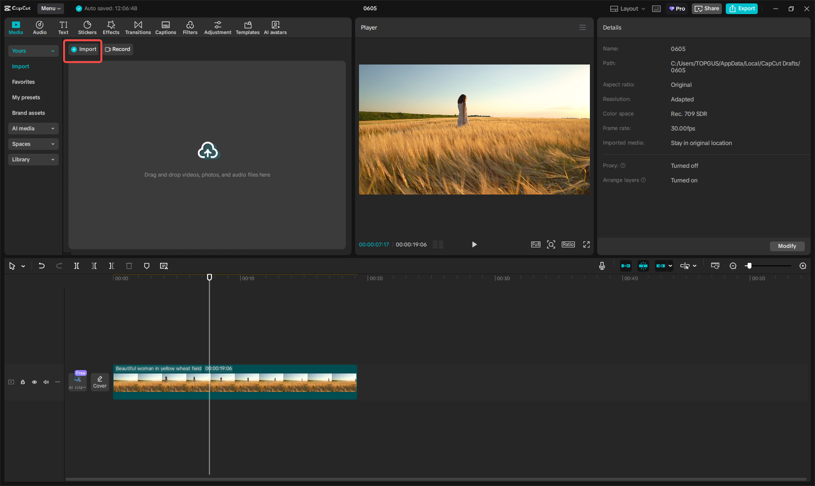 Mengimpor video ke CapCut