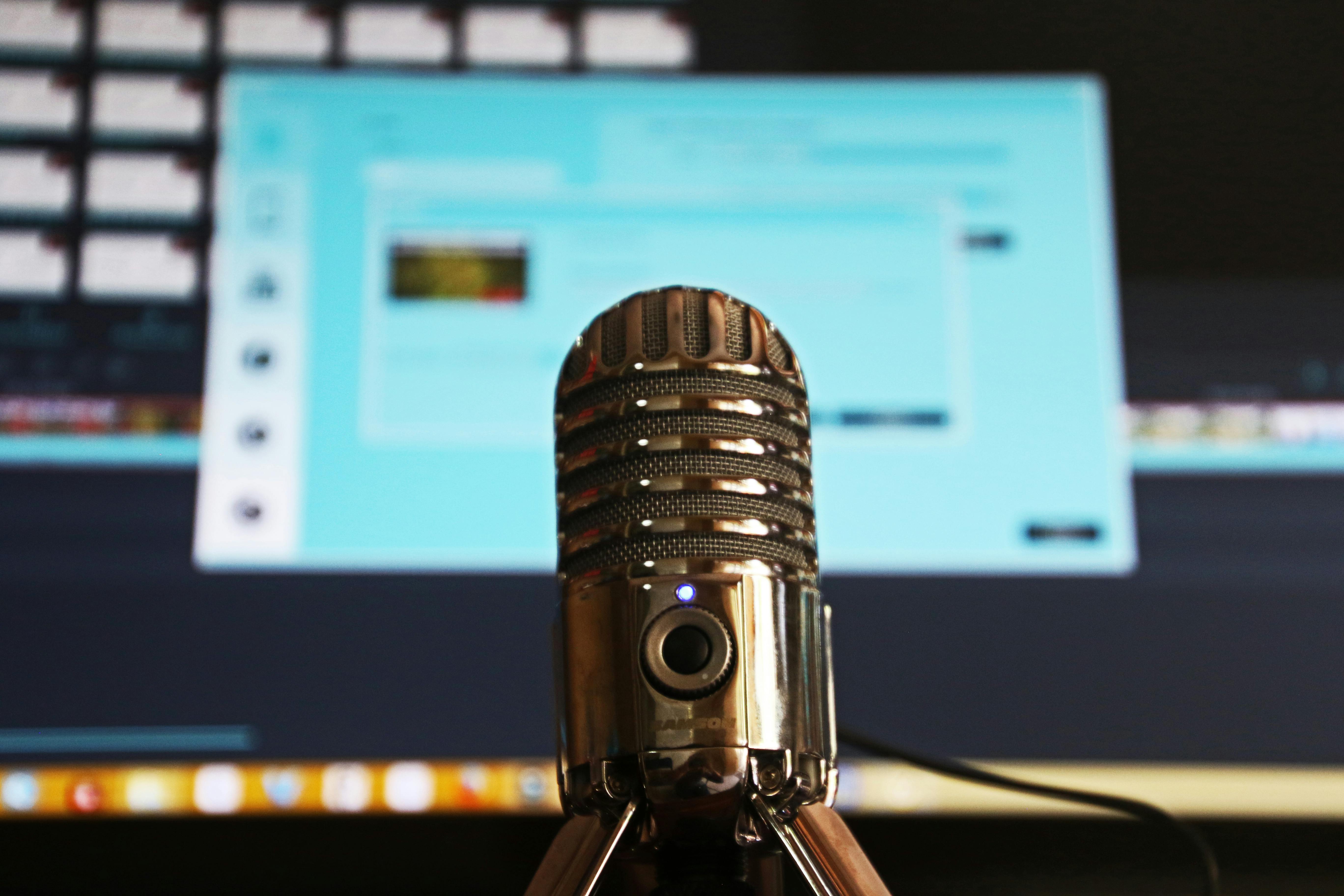 Interface showing customization options for audio output, such as speed, pitch, and volume controls.