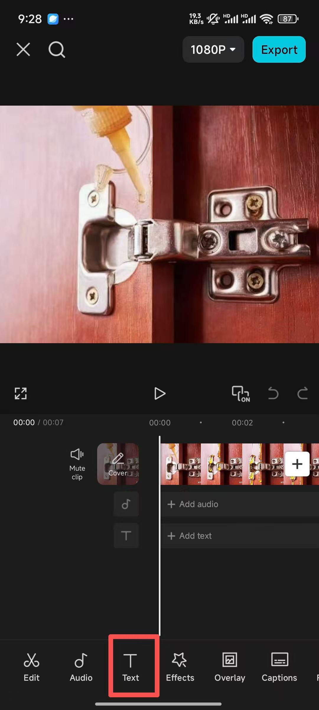 Tocca "Testo" nella barra degli strumenti in basso su Mobile App