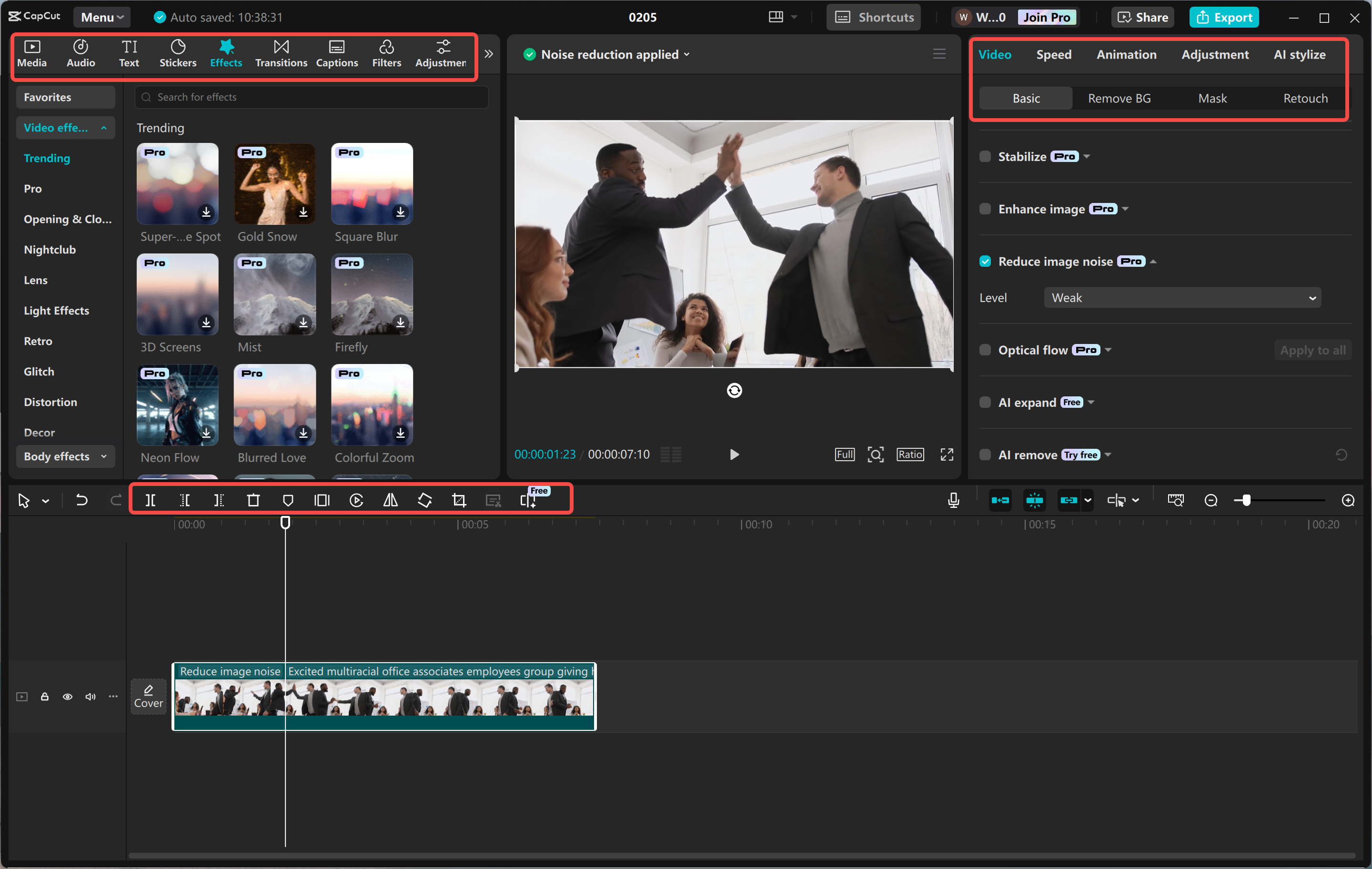 Modifica e personalizzazione di un video aziendale nell' CapCut editor video desktop