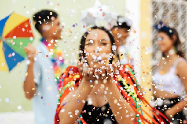 criar conteúdos de Carnaval mais criativos, rápidos e profissionais