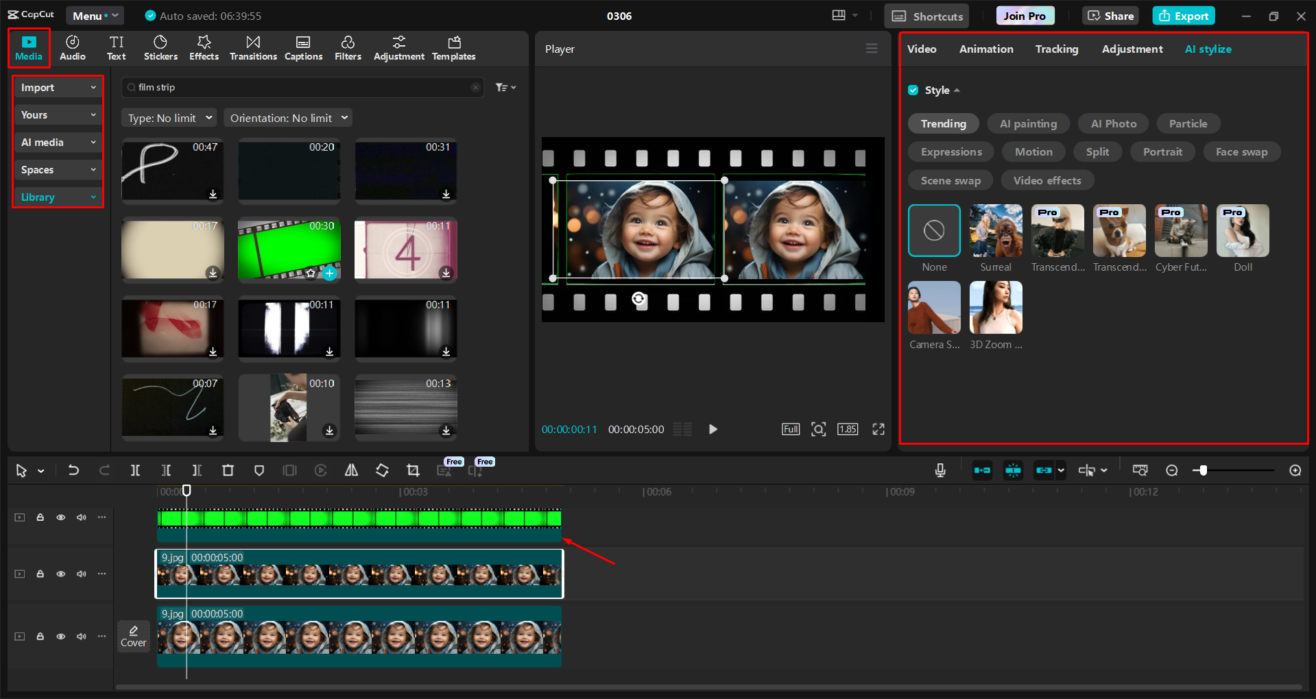 Melhorar um vídeo com uma sobreposição de tira de filme no editor de vídeo para desktop CapCut